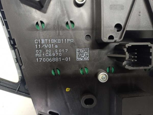 MULTIMEDIA PANNEAU DE CONTRÔLE - Vue 3